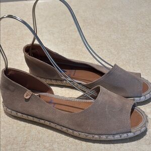 Elegant Beige Espadrille Flats